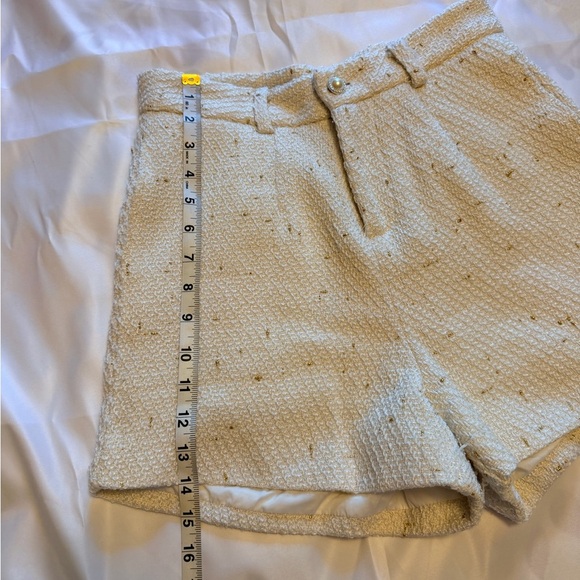 Cream Tweed Shorts – Size L - Picture 4 of 8
